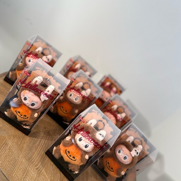 Pop Mart Labubu Halloween Limited Edition Vinyl Plush Pendant Figure - Picture 3 of 8